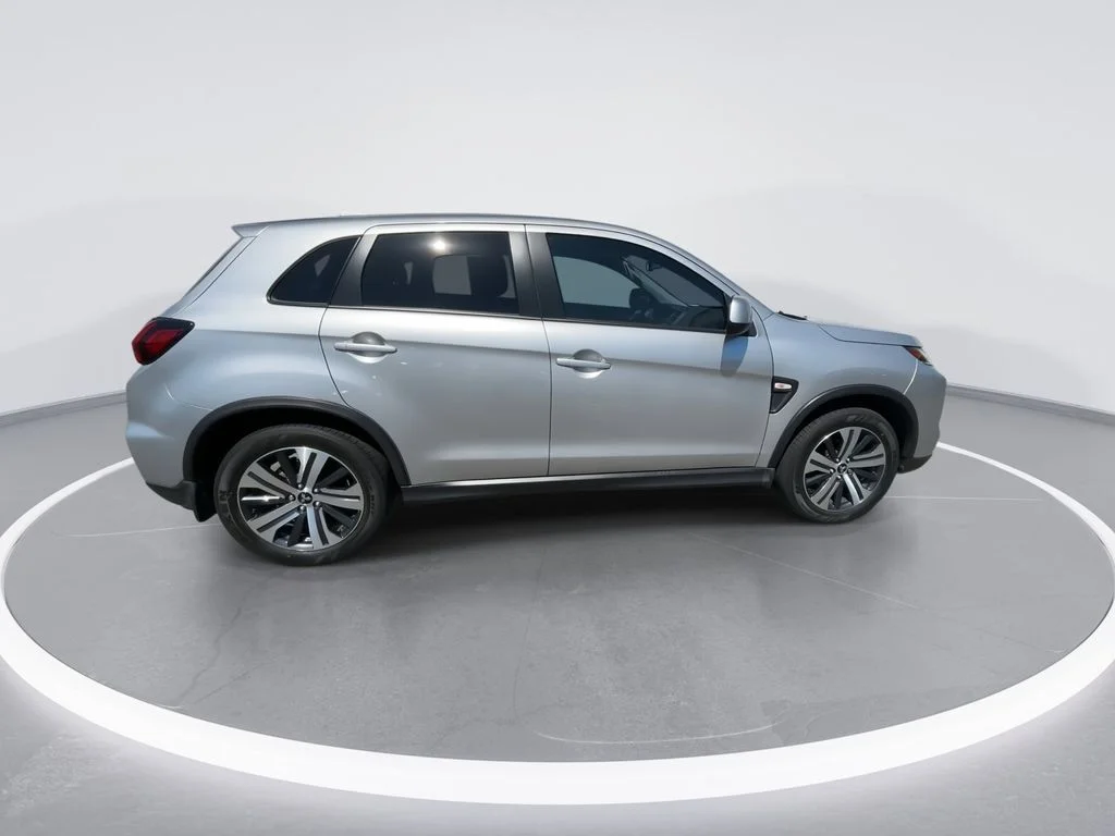 Used 2024 Silver Mitsubishi 2.0 ES image 9