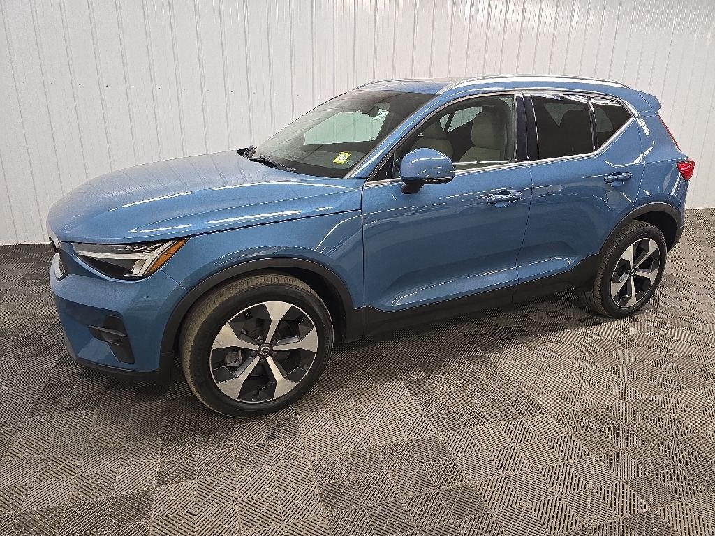 2023 Volvo XC40 Plus - Photo 6