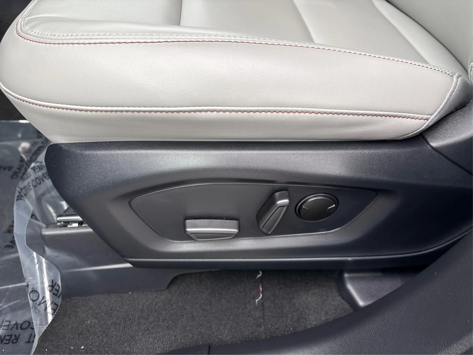 New 2026 Star White Metallic Tri-Coat Ford Active image 17