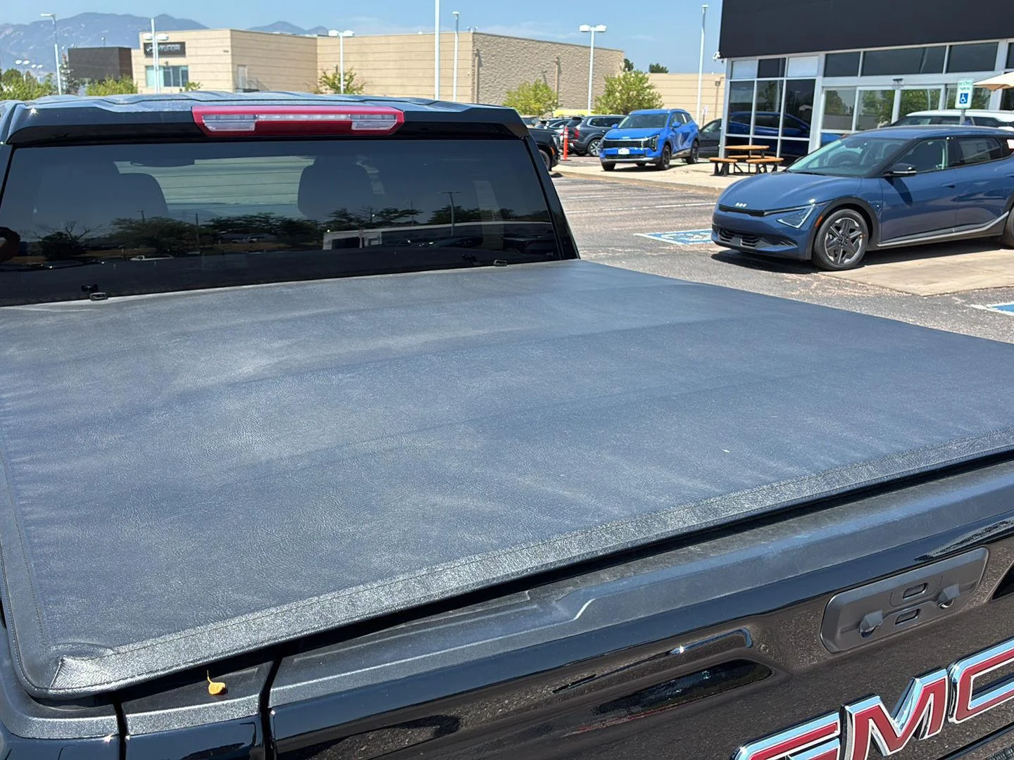 Used 2025 Onyx Black GMC SLT image 8