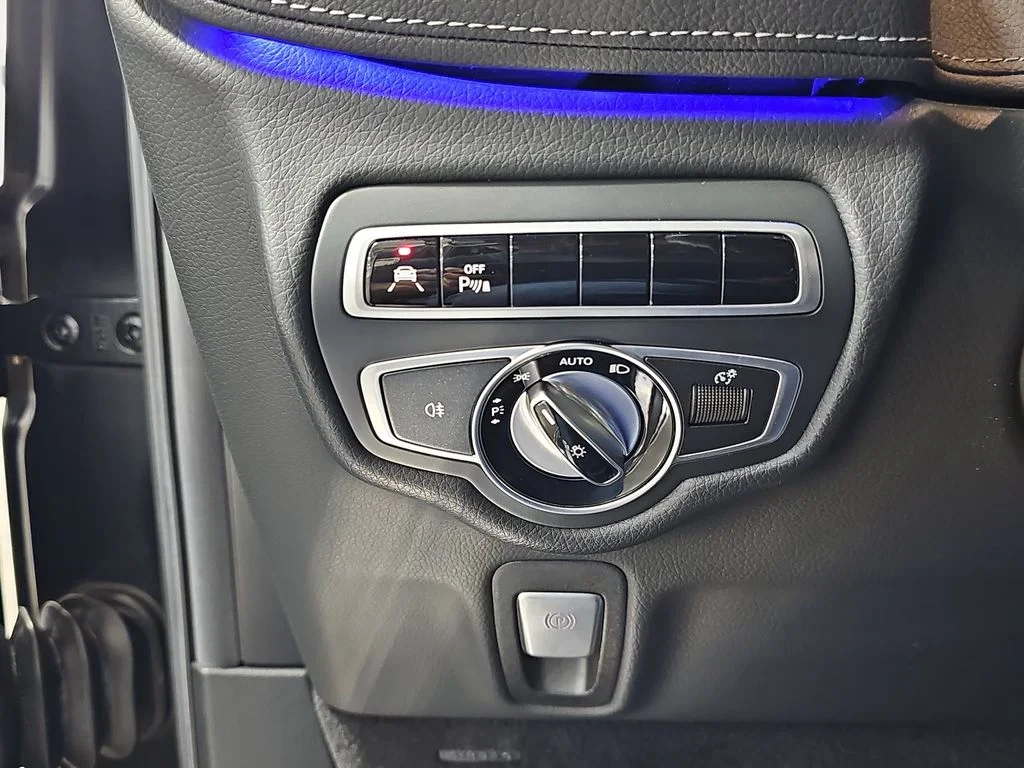 Used 2019 Black Mercedes-Benz G 550 image 28