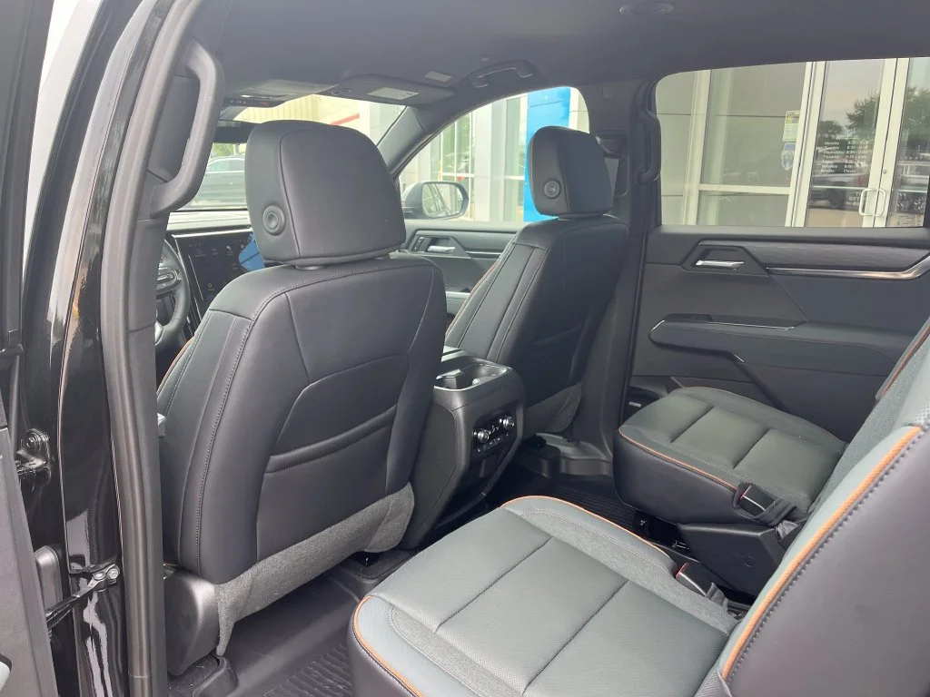 2026 GMC Acadia AT4 - Photo 15