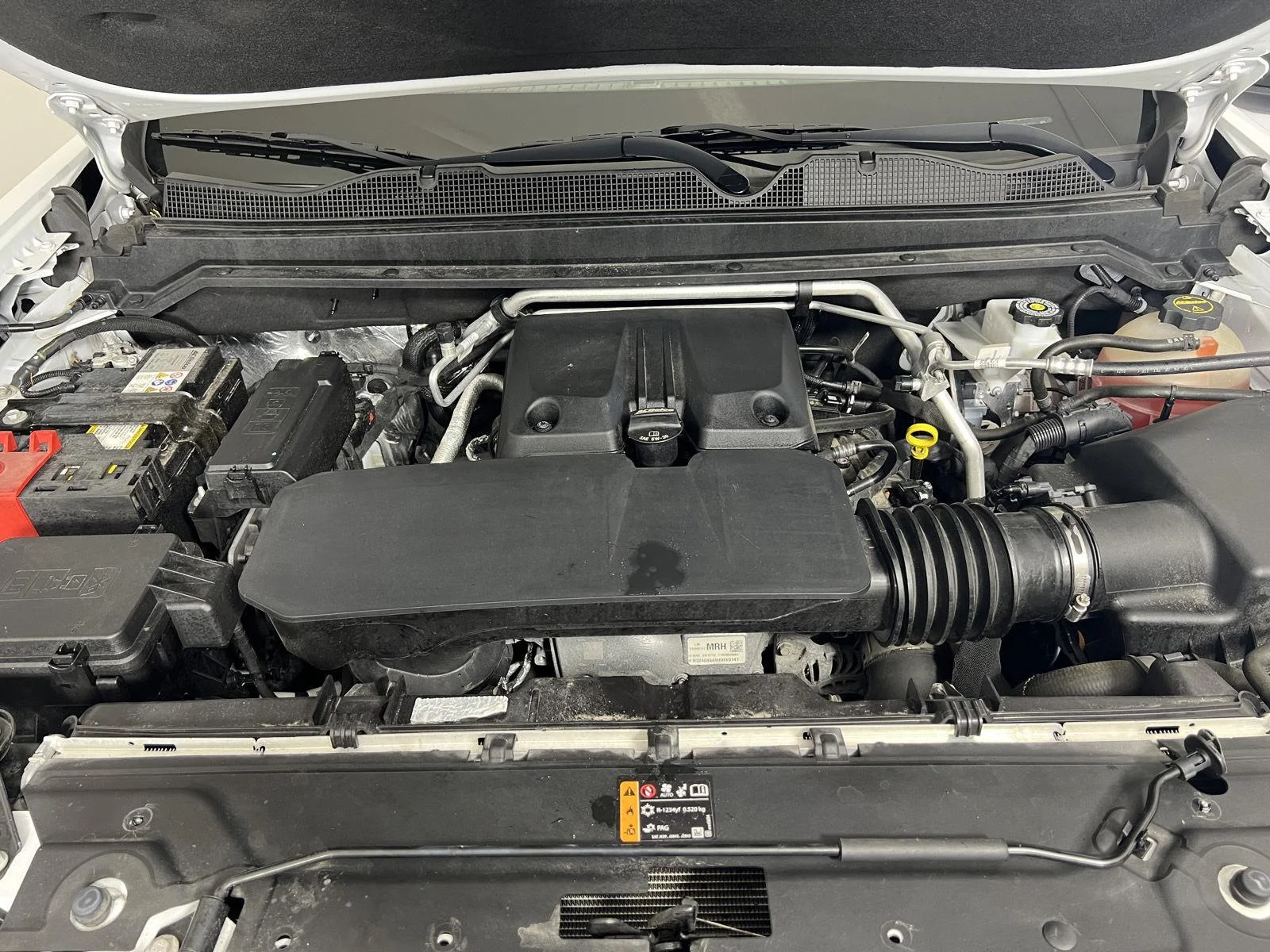 Used 2024 Summit White Chevrolet Z71 image 24