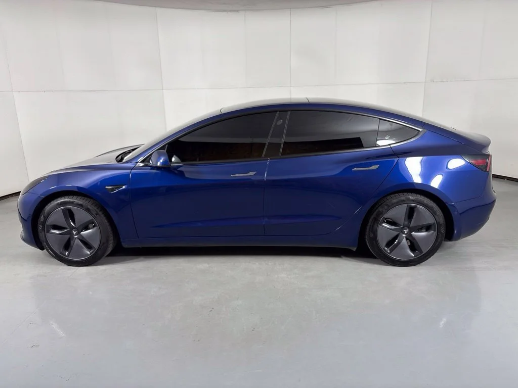 Used 2019 Blue Tesla Mid Range image 5