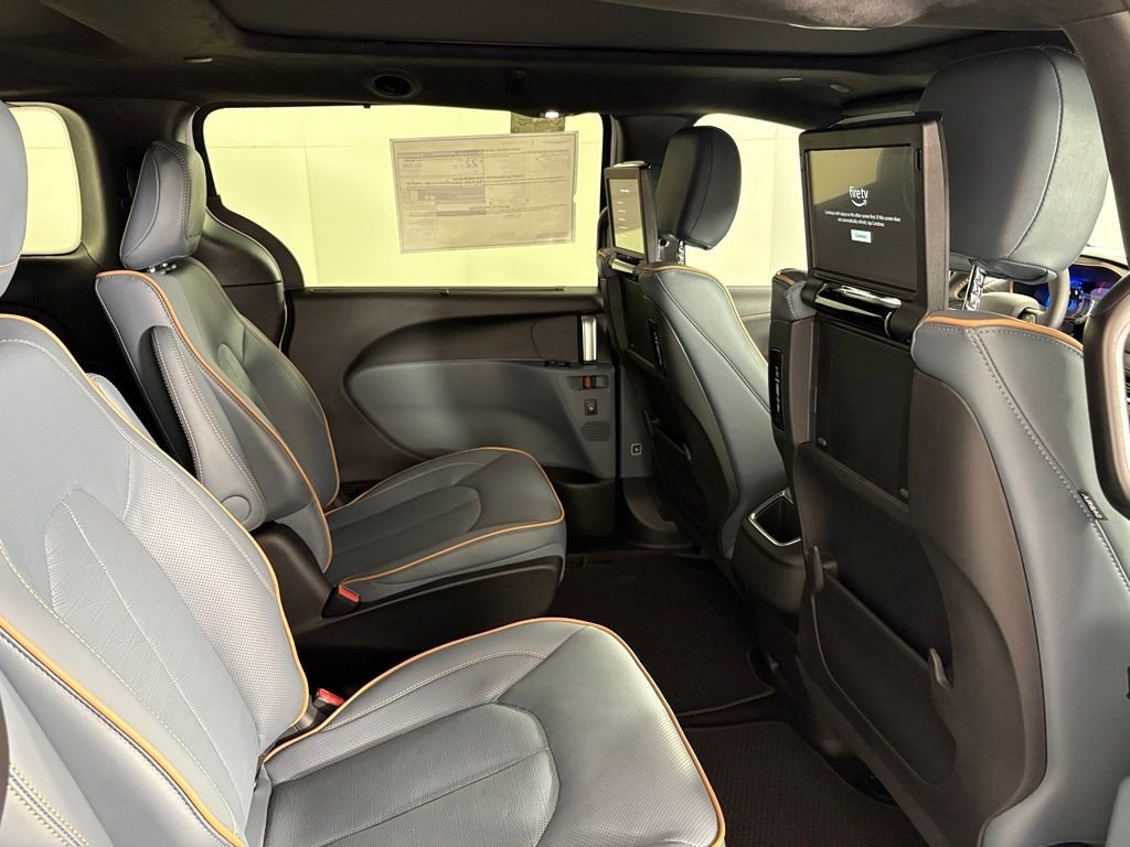 New 2027 Bright White Clear-Coat Exterior Paint Chrysler Pinnacle image 44