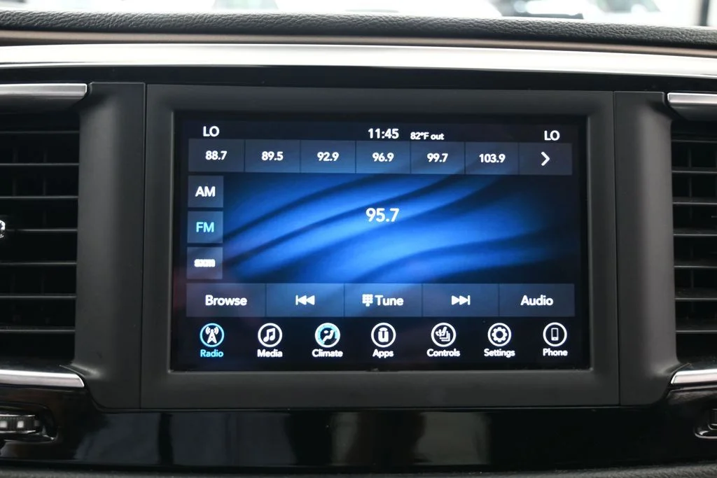 Used 2019 Granite Crystal Metallic Clearcoat Chrysler Touring L image 26