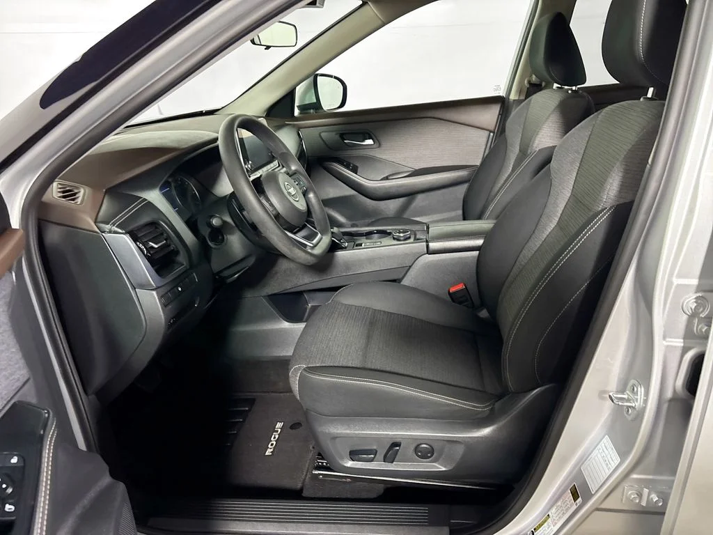 Used 2021 Silver Nissan SV image 11