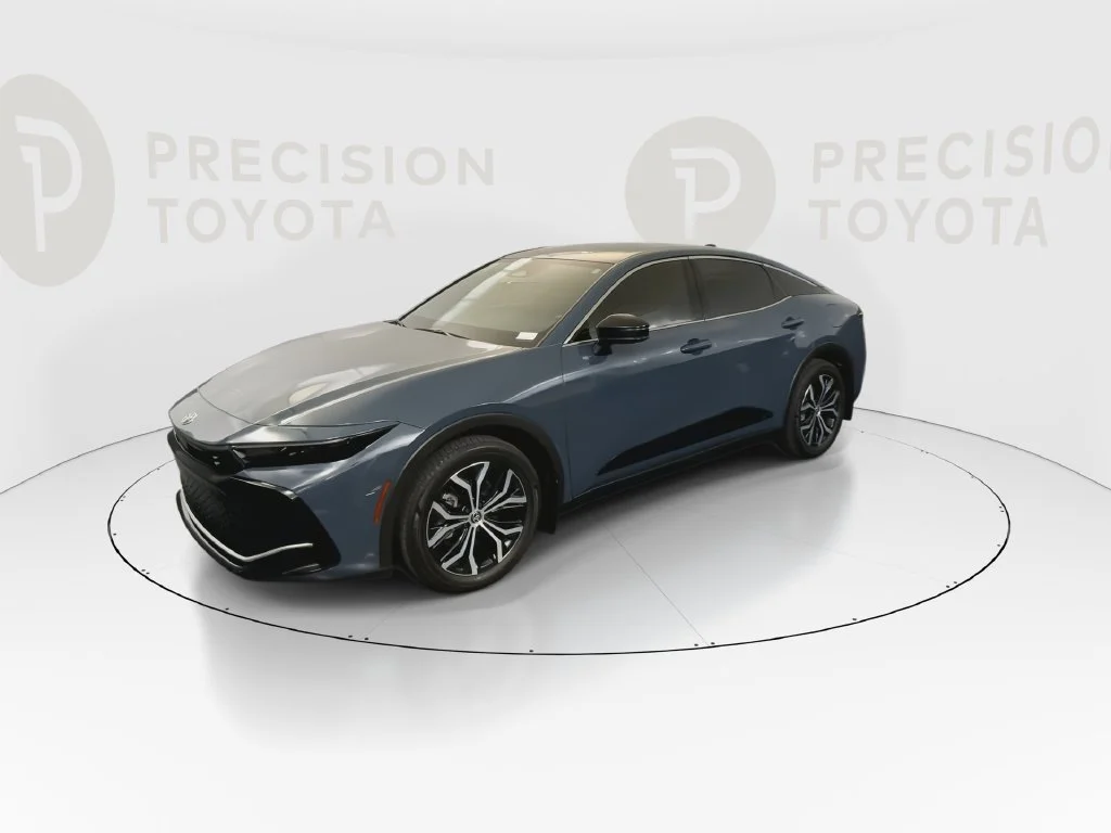 Certified Used 2026 Cloud Toyota XLE image 10