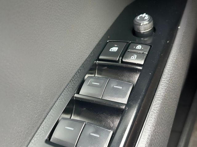 2025 Toyota Camry SE - Photo 37