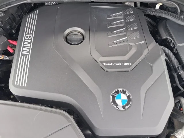 Used 2024 Black BMW sDrive30i image 31