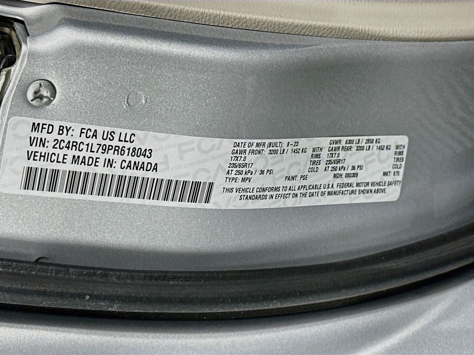 Used 2023 Silver Mist Clearcoat Chrysler Touring L image 33