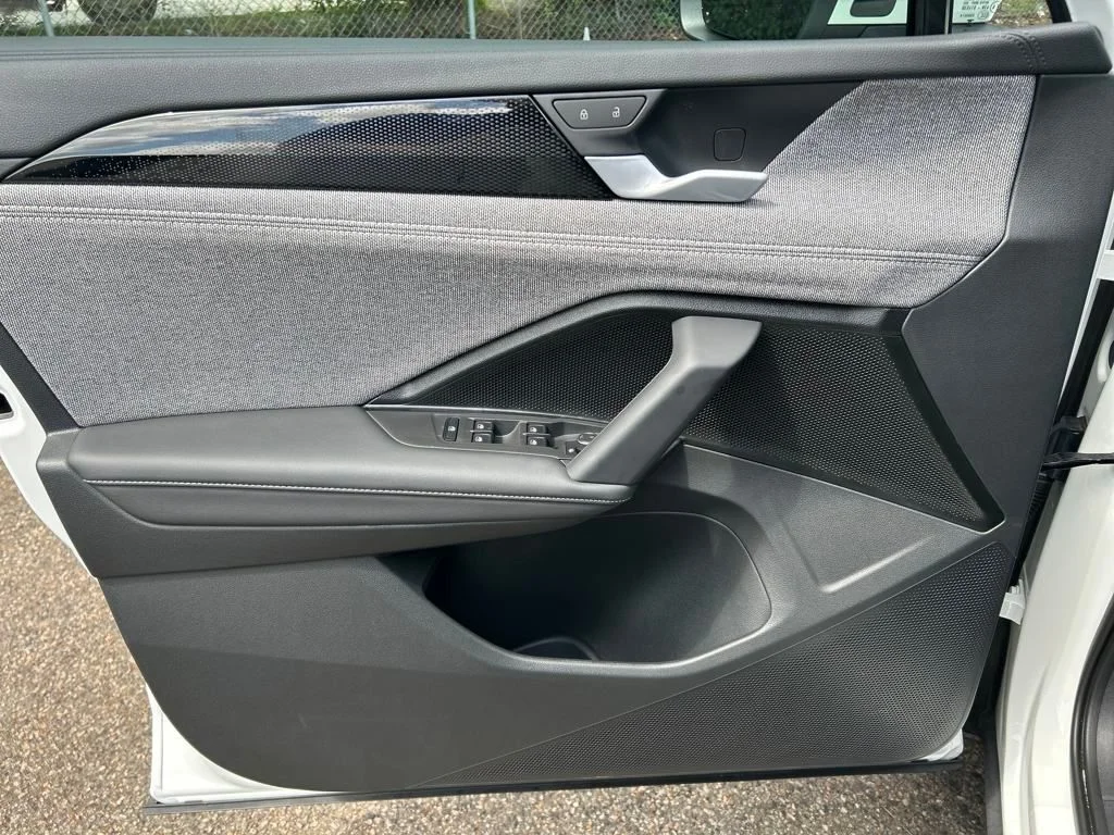 2025 Volkswagen Tiguan S - Photo 18
