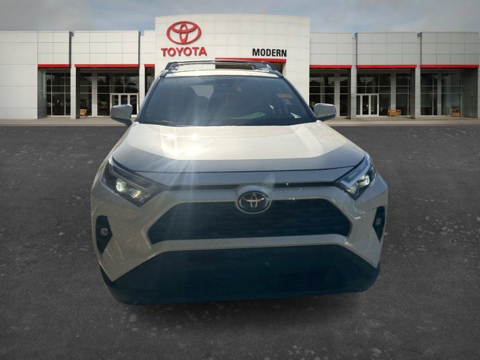 Used 2022 Blizzard Pearl Toyota XLE Premium image 15