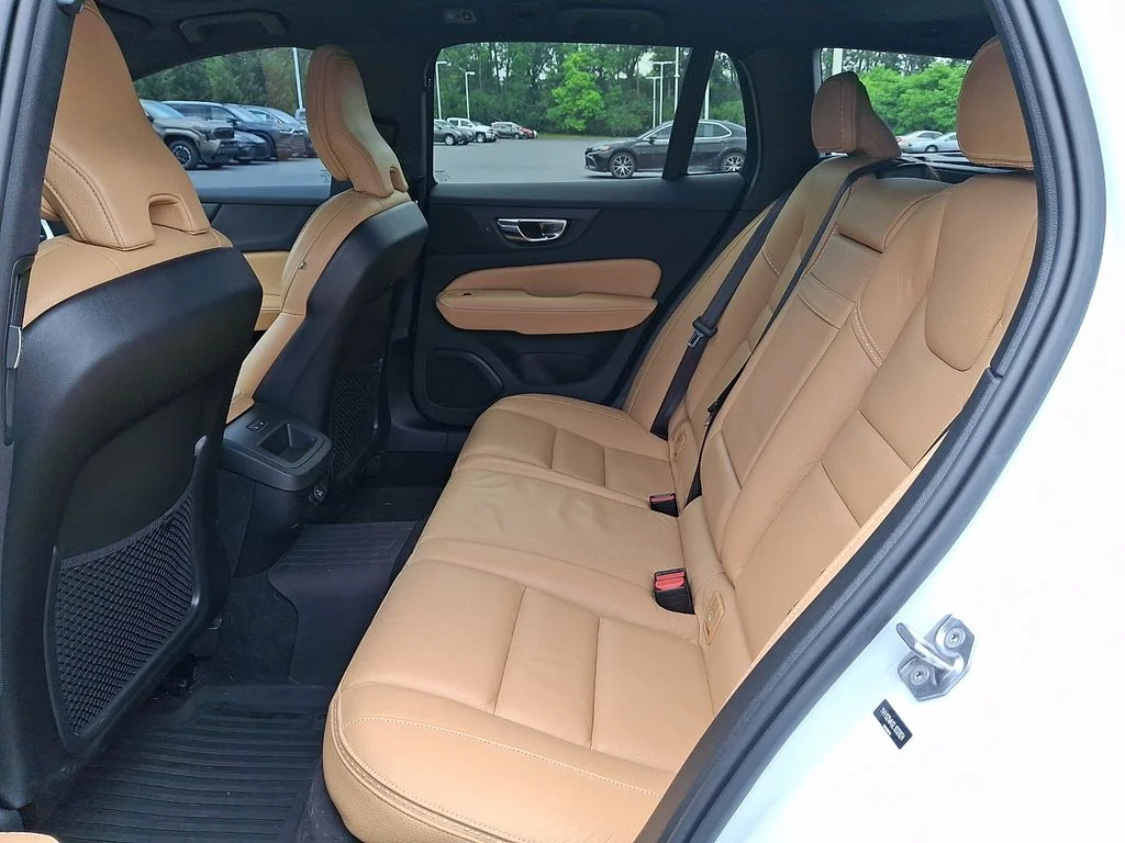 Used 2020 White Volvo T5 image 10