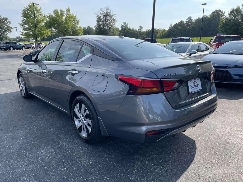 Used 2025 Gray Nissan S FWD image 5