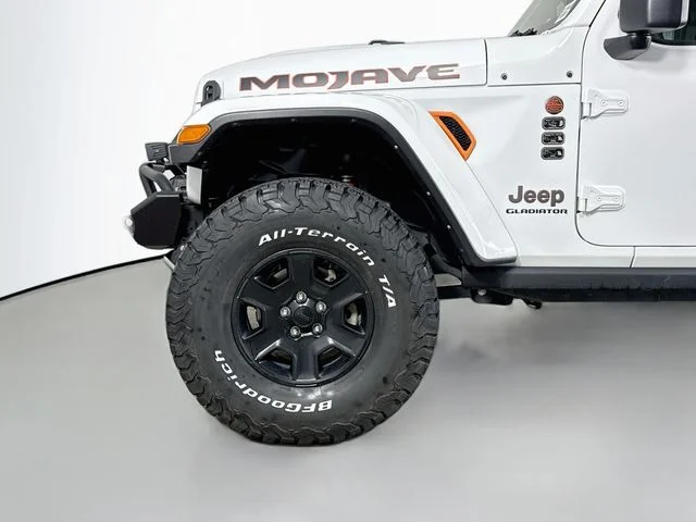 Used 2021 White Jeep Mojave image 31
