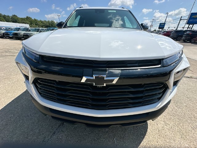 New 2026 Summit White Chevrolet LT image 33