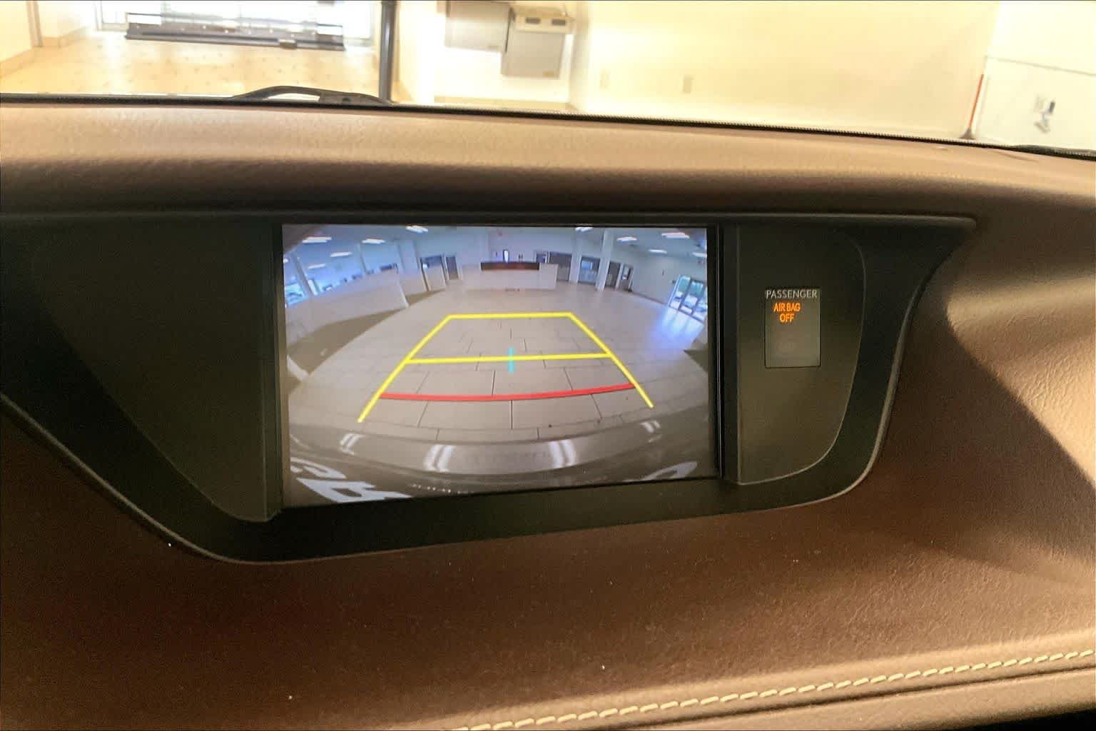 Used 2018 Atomic Silver Lexus  image 24