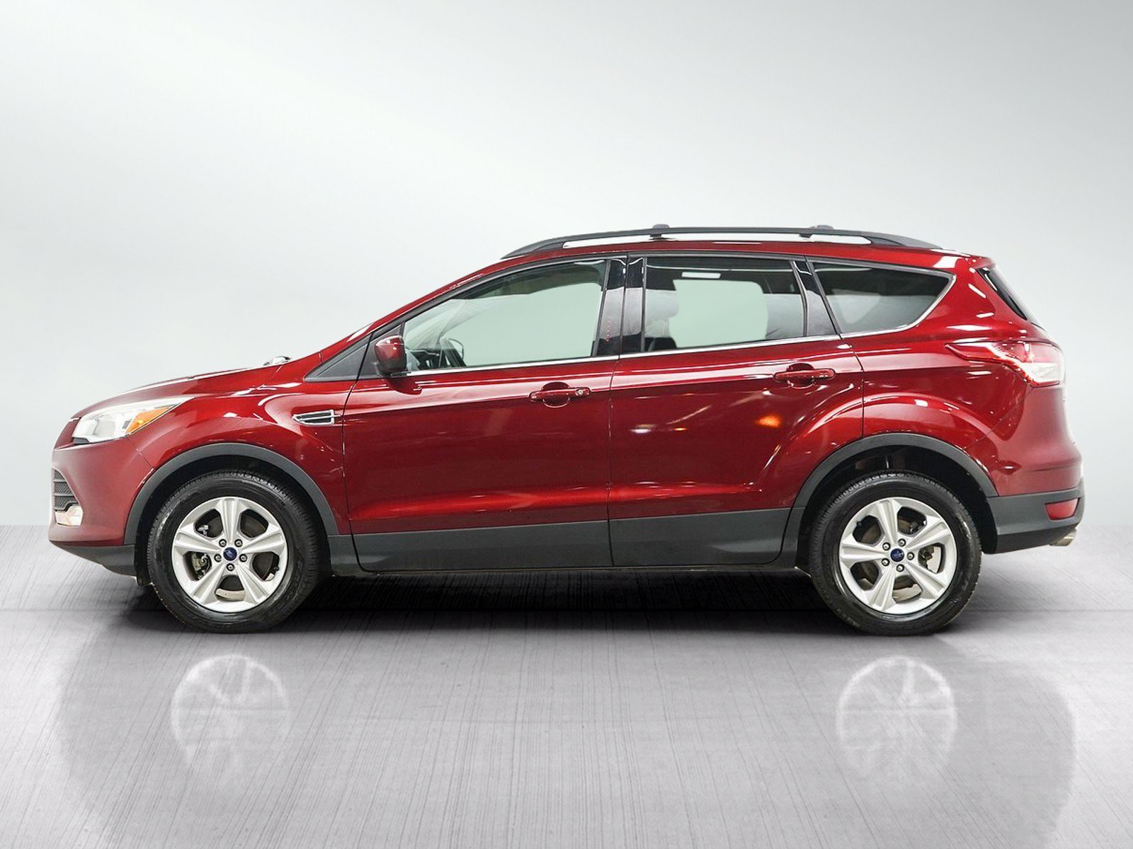 Used 2015 Ford Escape SE with VIN 1FMCU9GX6FUA67336 for sale in Burnsville, Minnesota