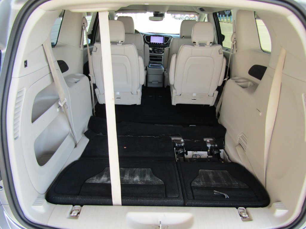 Used 2021 Silver Chrysler Touring L image 35