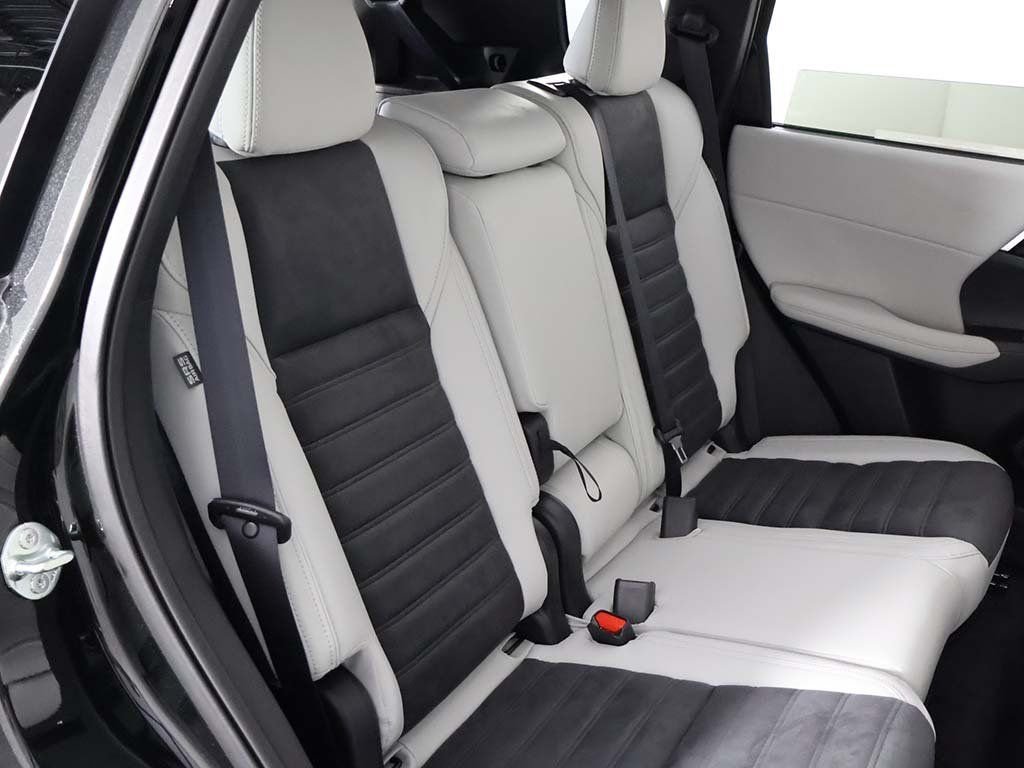 2025 Mitsubishi Outlander SE - Photo 35