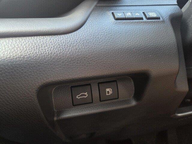 Used 2026 Oxygen White Toyota XLE image 12