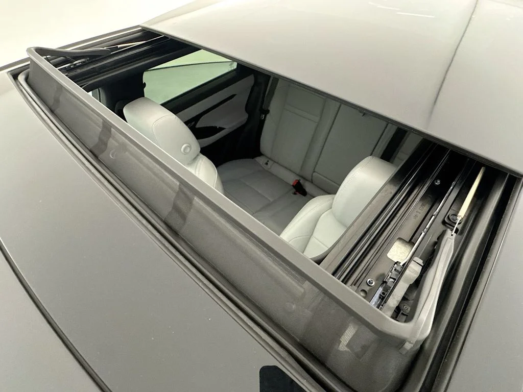 New 2026 Arroios Grey Land Rover Core S image 22