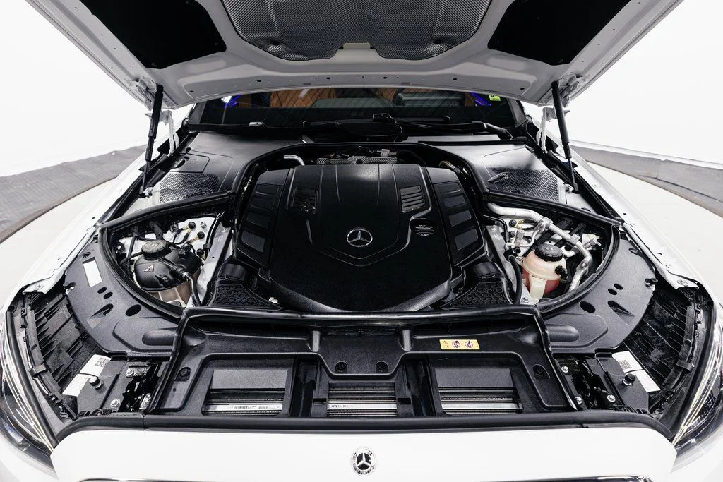 Used 2024 MANUFAKTUR Moonlight White Magno Mercedes-Benz S 580 image 39