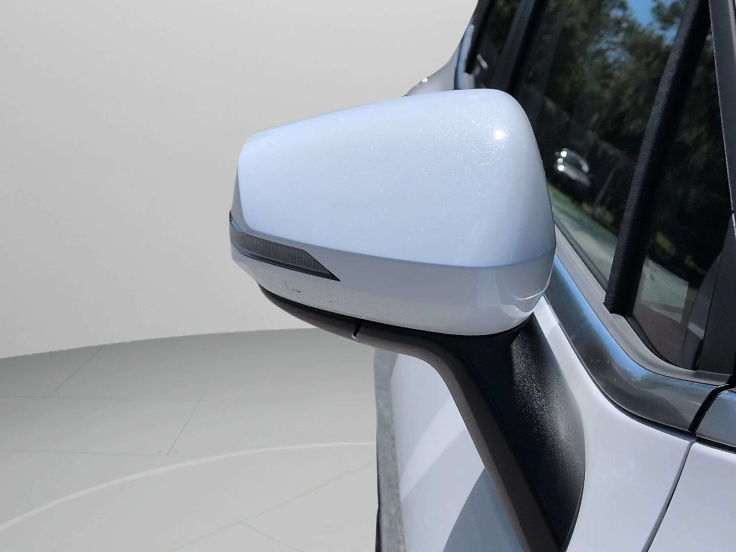 New 2026 Glacial White Pearl Kia LX image 14