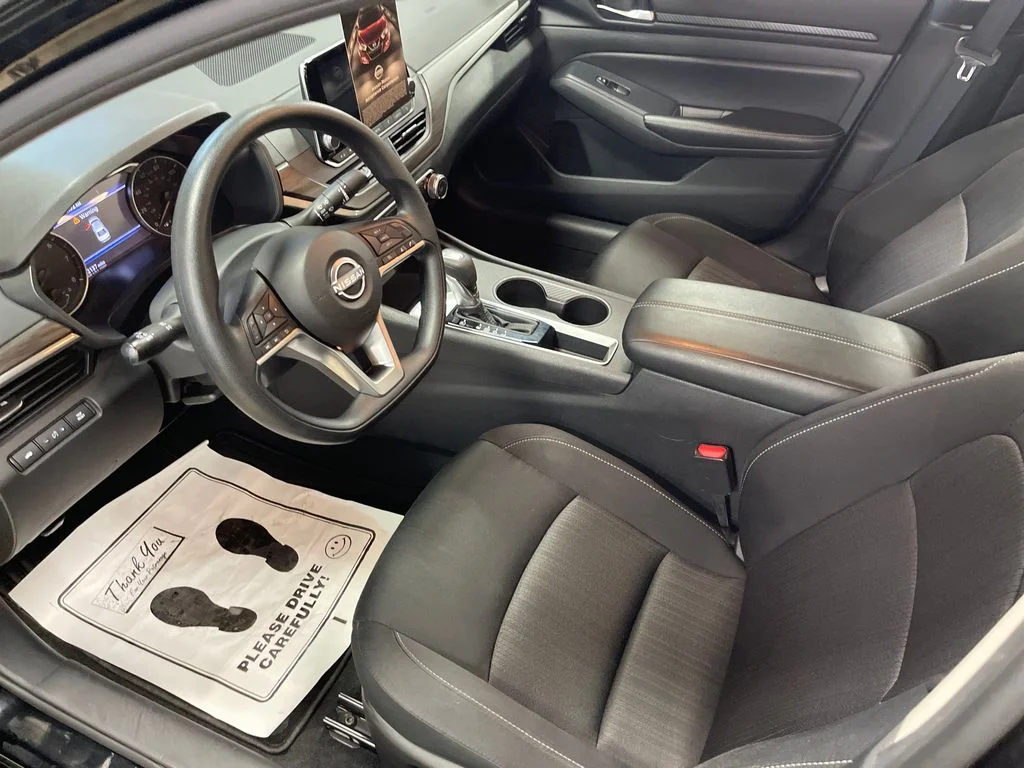 Used 2025 Black Nissan 2.5 SV image 16