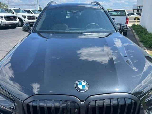 Used 2026 Black BMW xDrive40i image 12