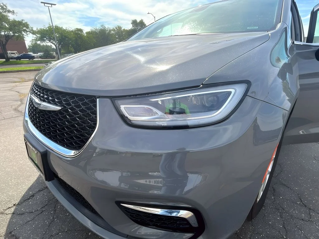 2023 Chrysler Pacifica Touring L - Photo 10