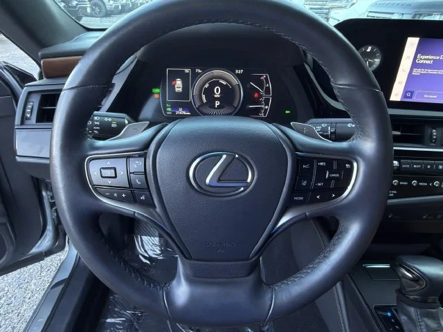2024 Lexus ES Hybrid 300h - Photo 11