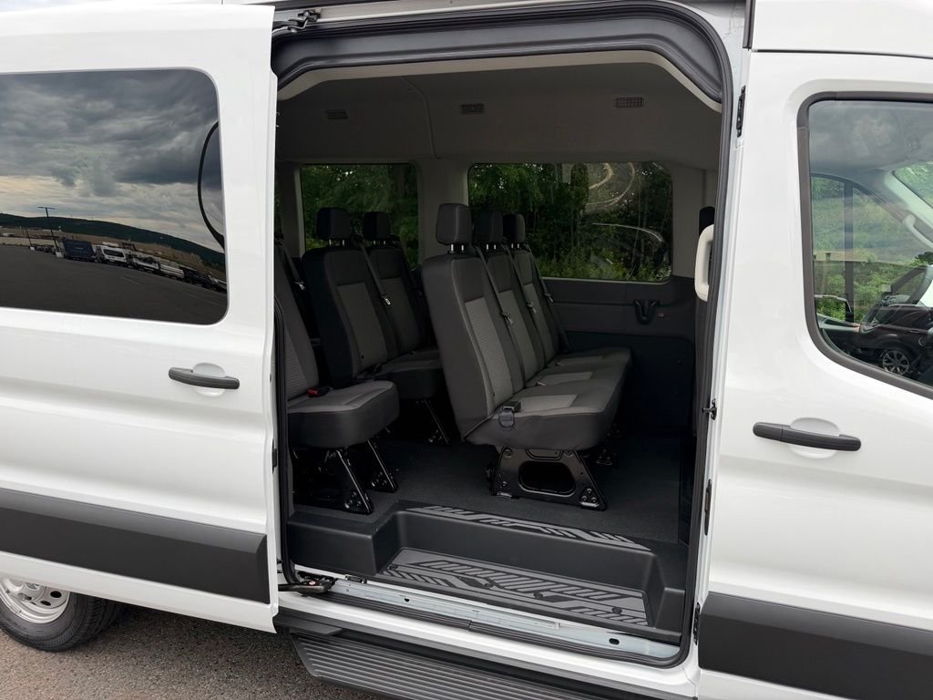 New 2026 Oxford White Ford Passenger Van XL image 30