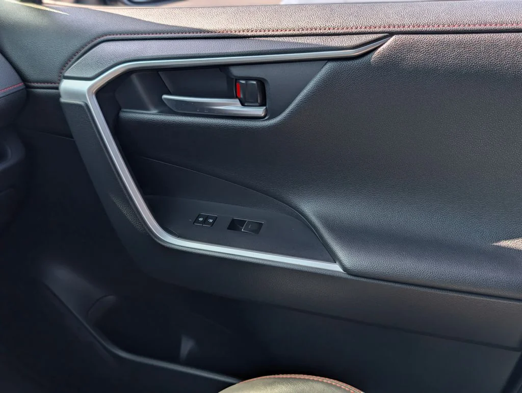 2024 Toyota RAV4 XSE - Photo 28