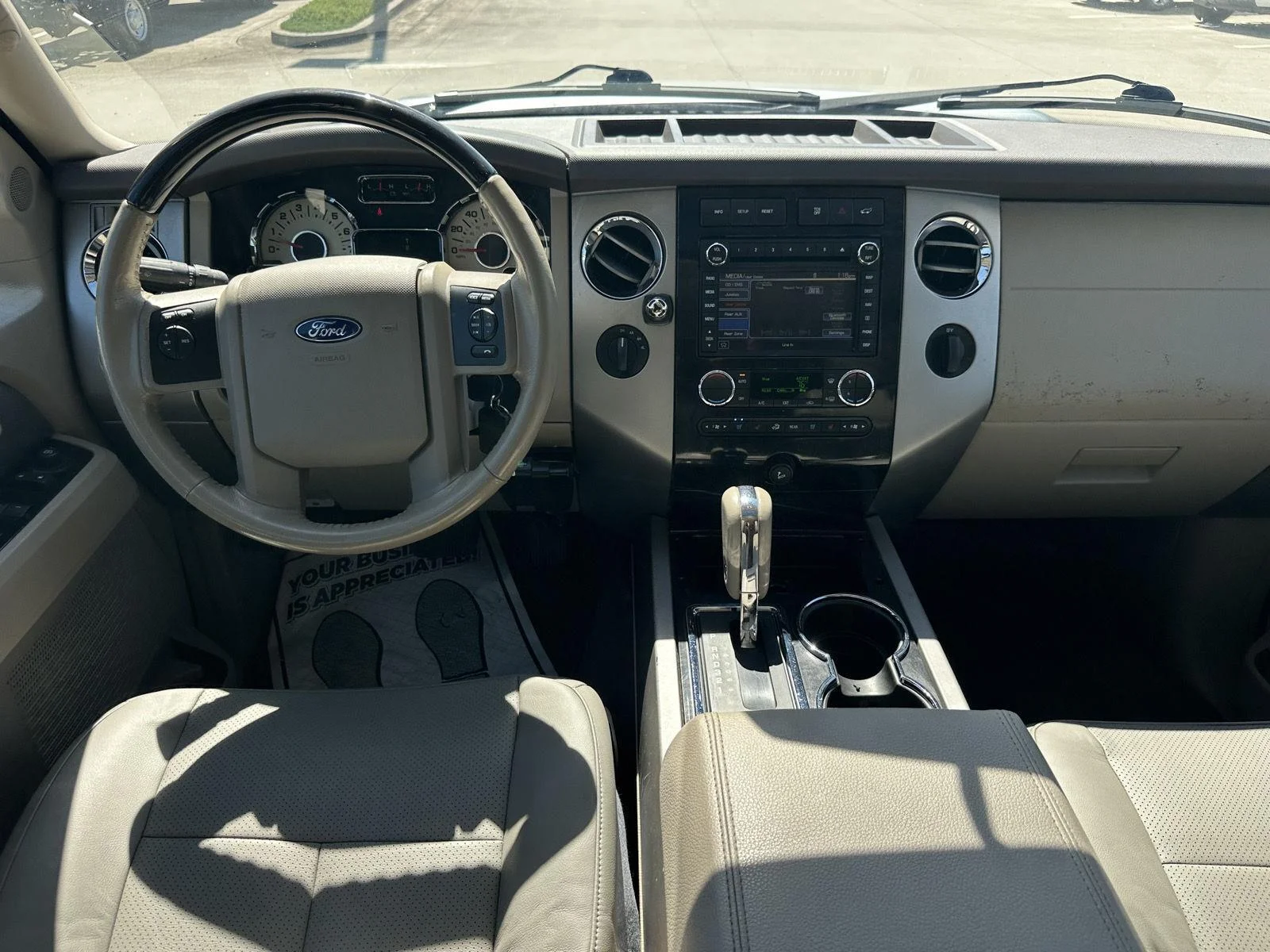 Used 2012  Ford Limited image 13