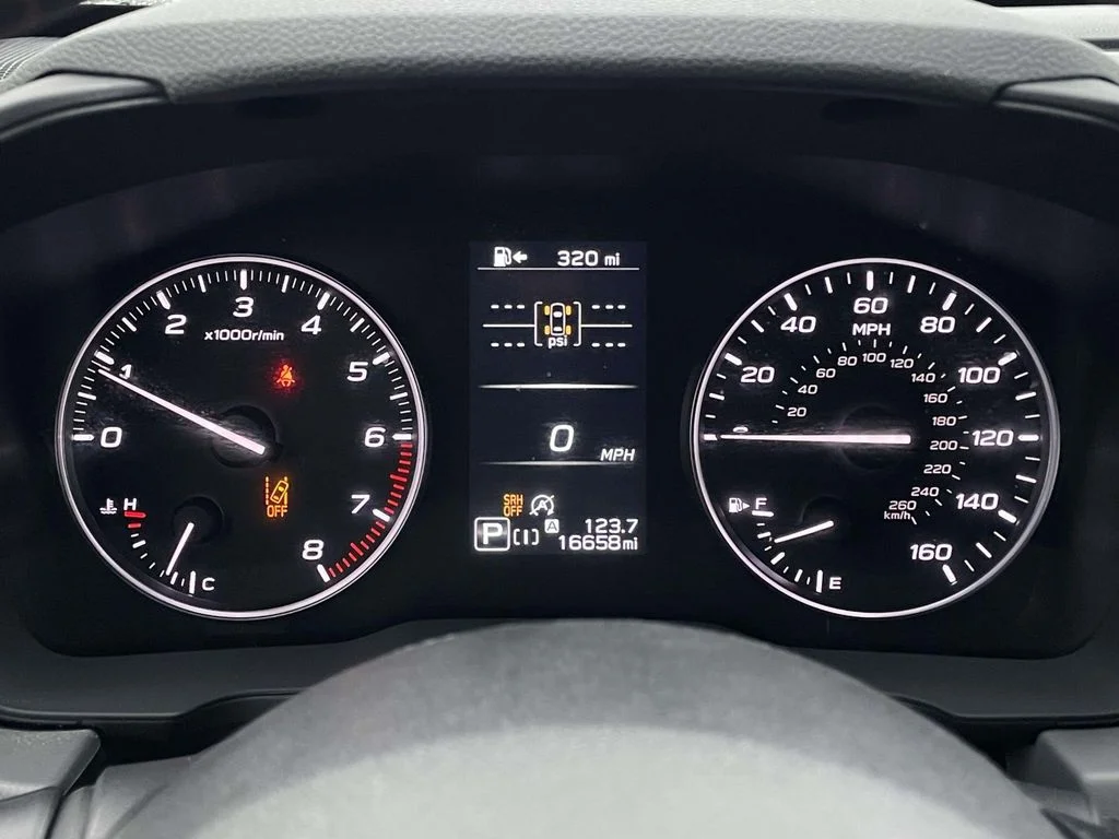 Used 2025 Ice Silver Metallic Subaru Limited image 14