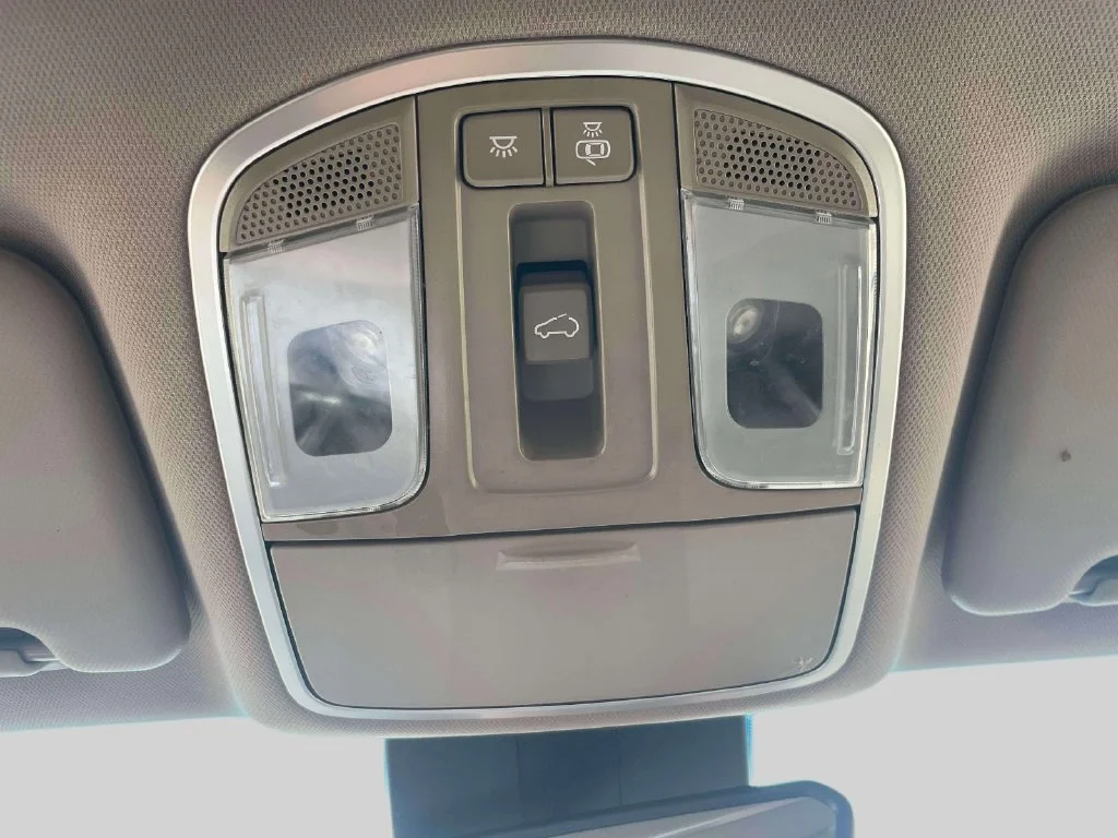 Used 2020 Black Hyundai Ultimate image 32
