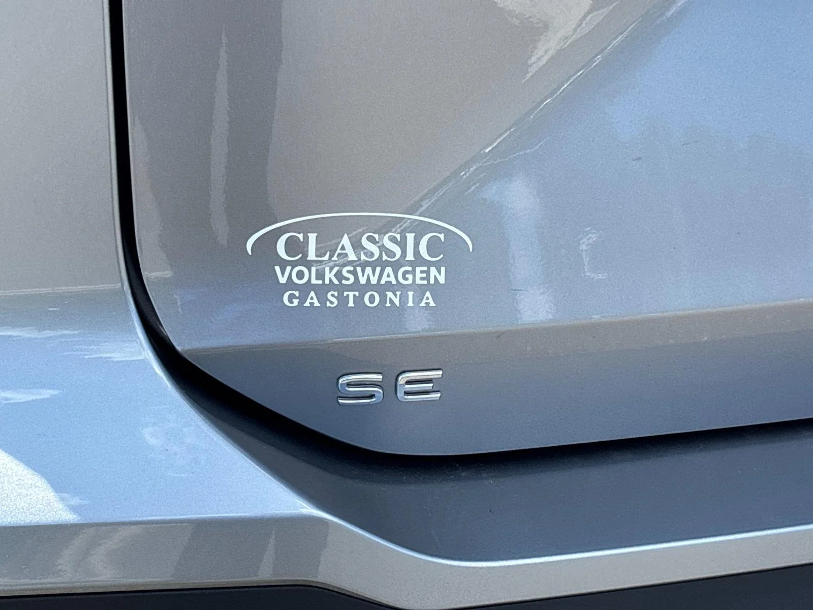 New 2026 Pyrite Silver Metallic Volkswagen SE image 11
