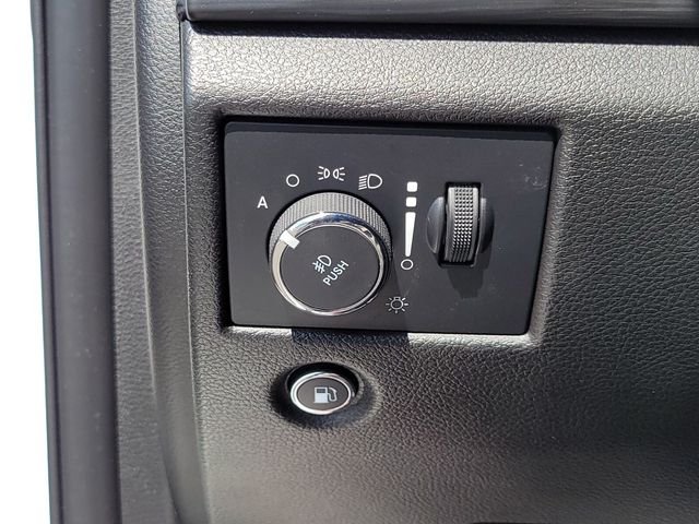 Used 2021 White Jeep Laredo X image 27
