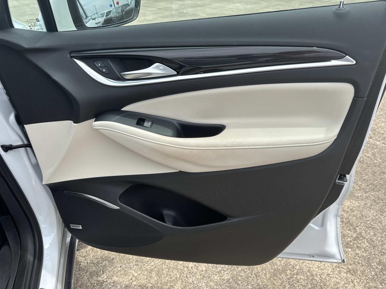 Used 2022 White Frost Tricoat Buick Premium image 13
