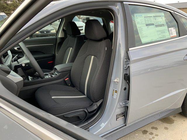 New 2026 Transmission Blue Hyundai SE image 9
