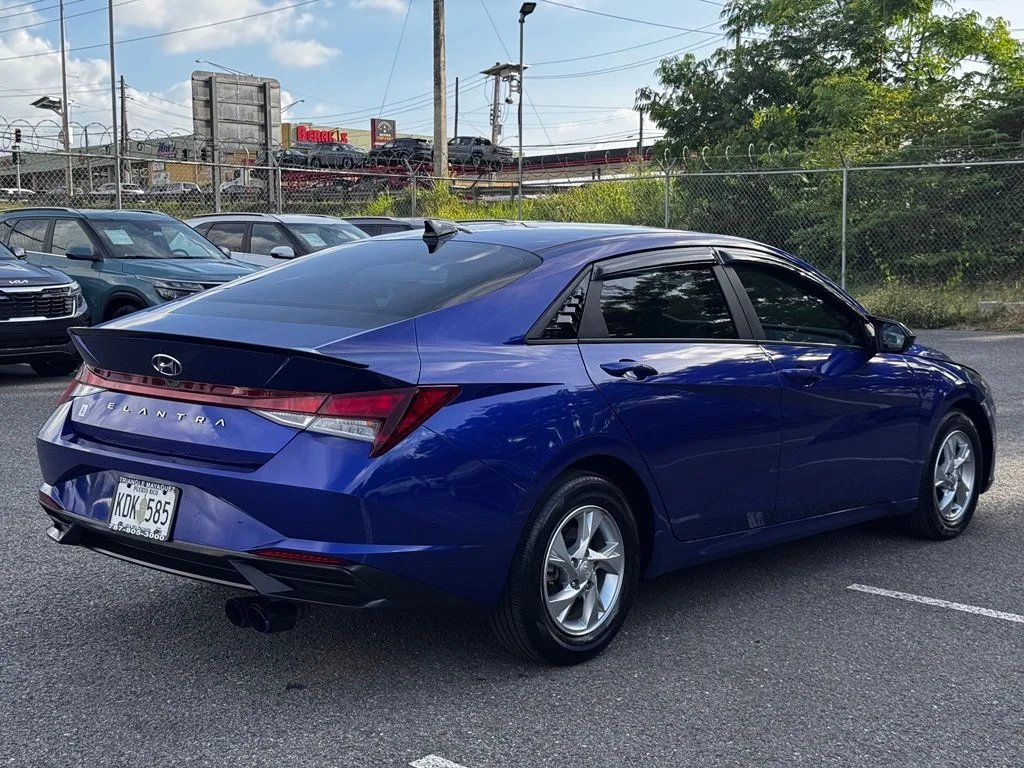 Used 2023  Hyundai SE image 11