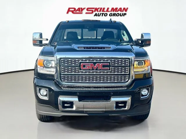 Used 2019 Black GMC Denali image 2