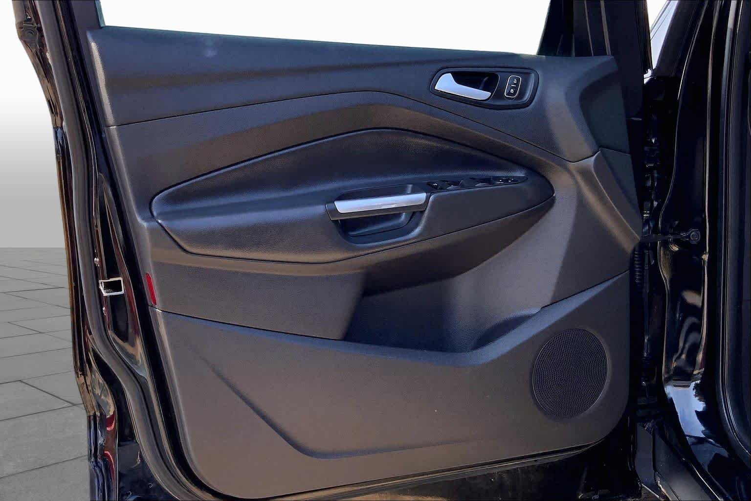 Used 2018 Shadow Black Ford SE image 22