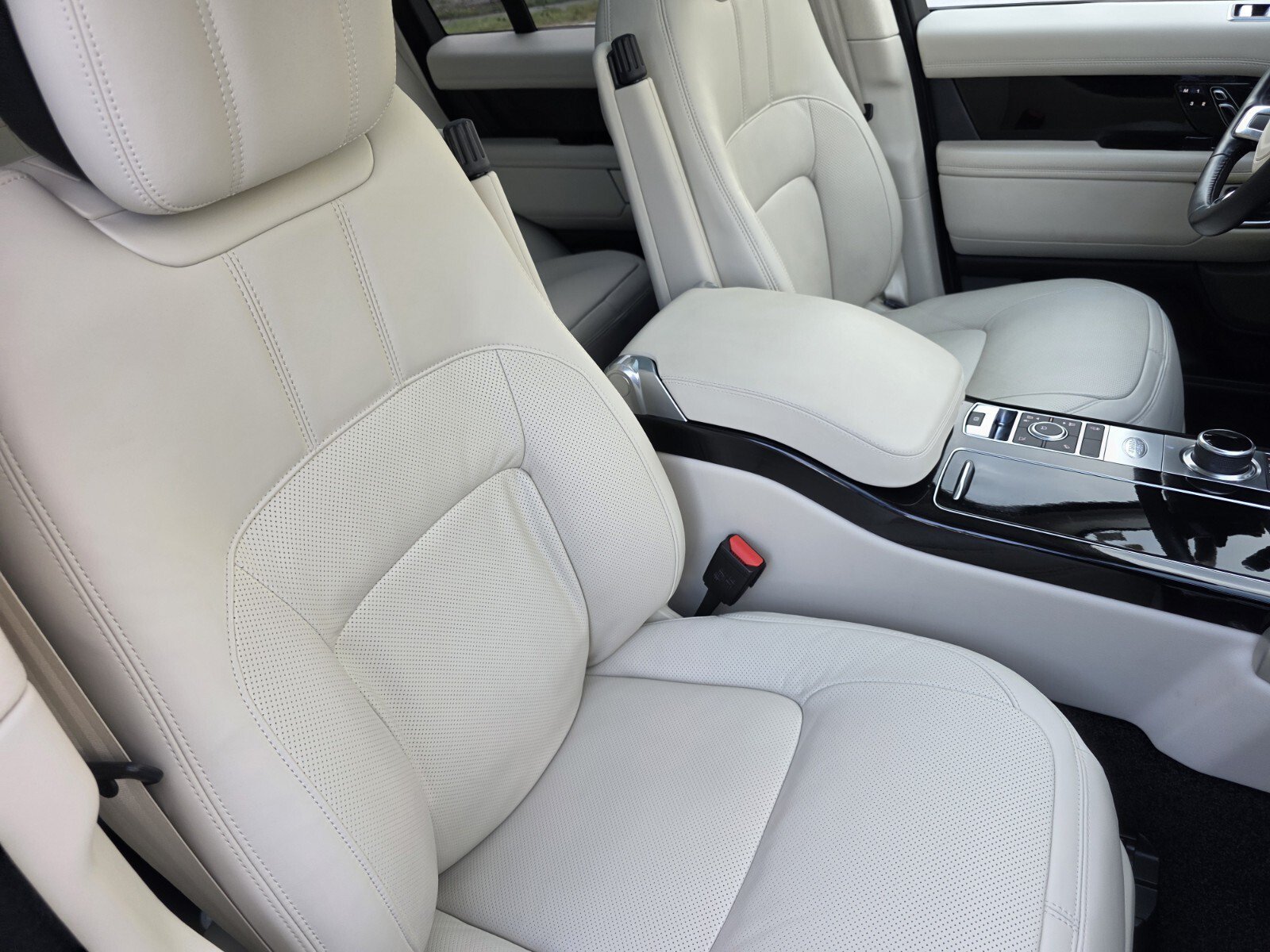 Used 2021 Ivory Land Rover P525 Westminster image 26