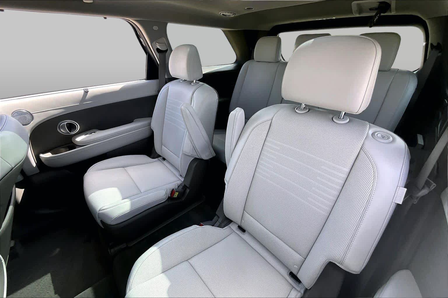 Used 2026 Ecotronic Gray Pearl Hyundai Limited image 19