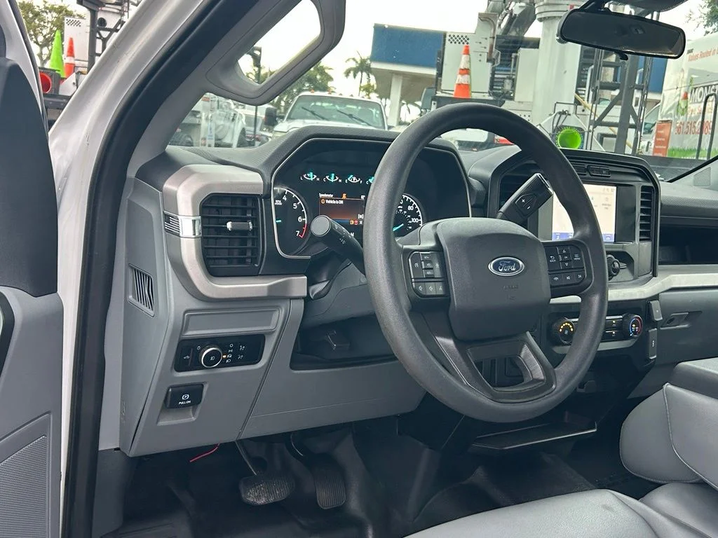 Used 2023 Oxford White Ford XL image 33