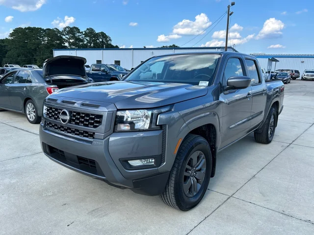 2025 Nissan Frontier SV