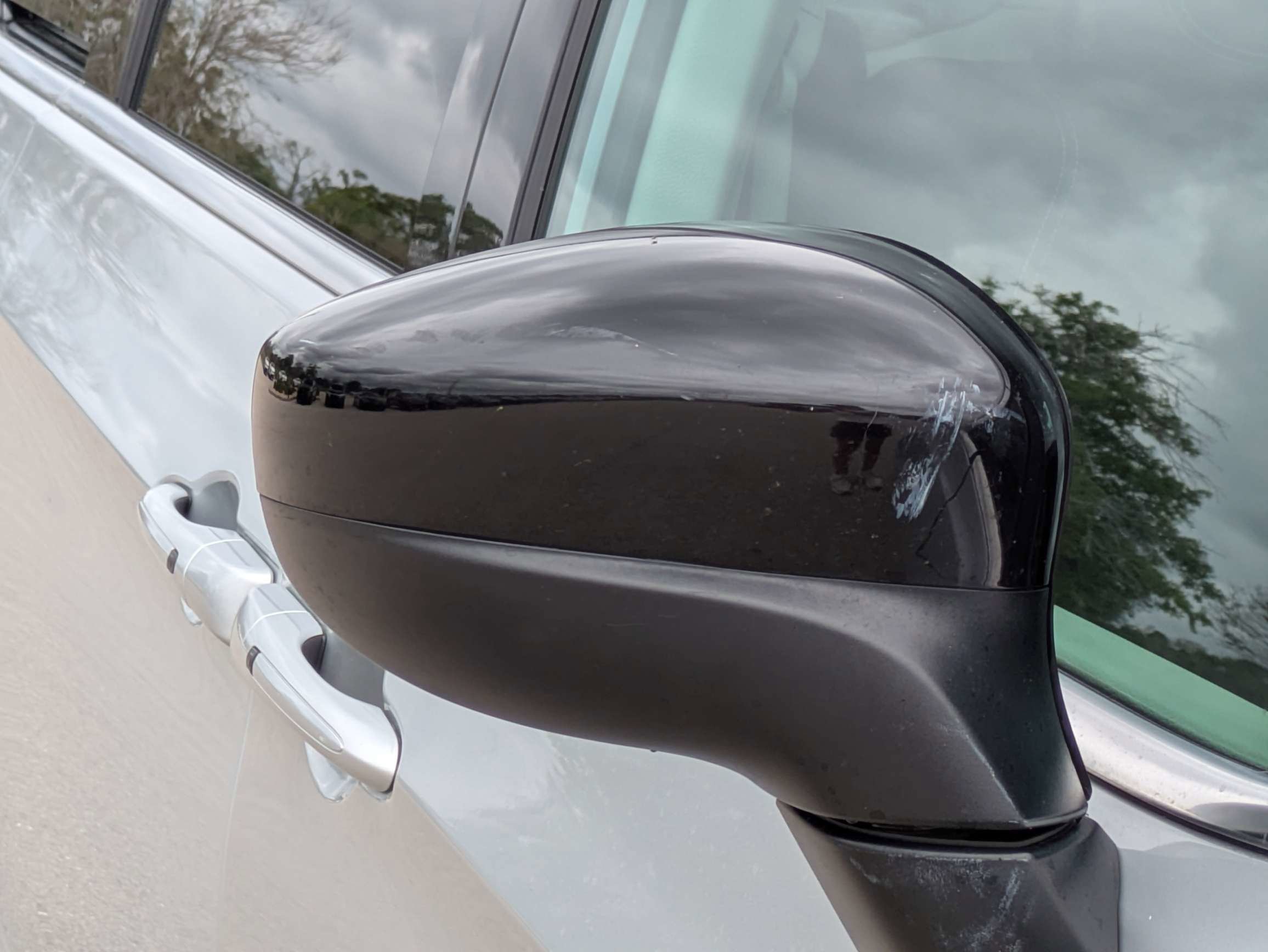 Used 2024 Silver Mist Clearcoat Chrysler LX image 12